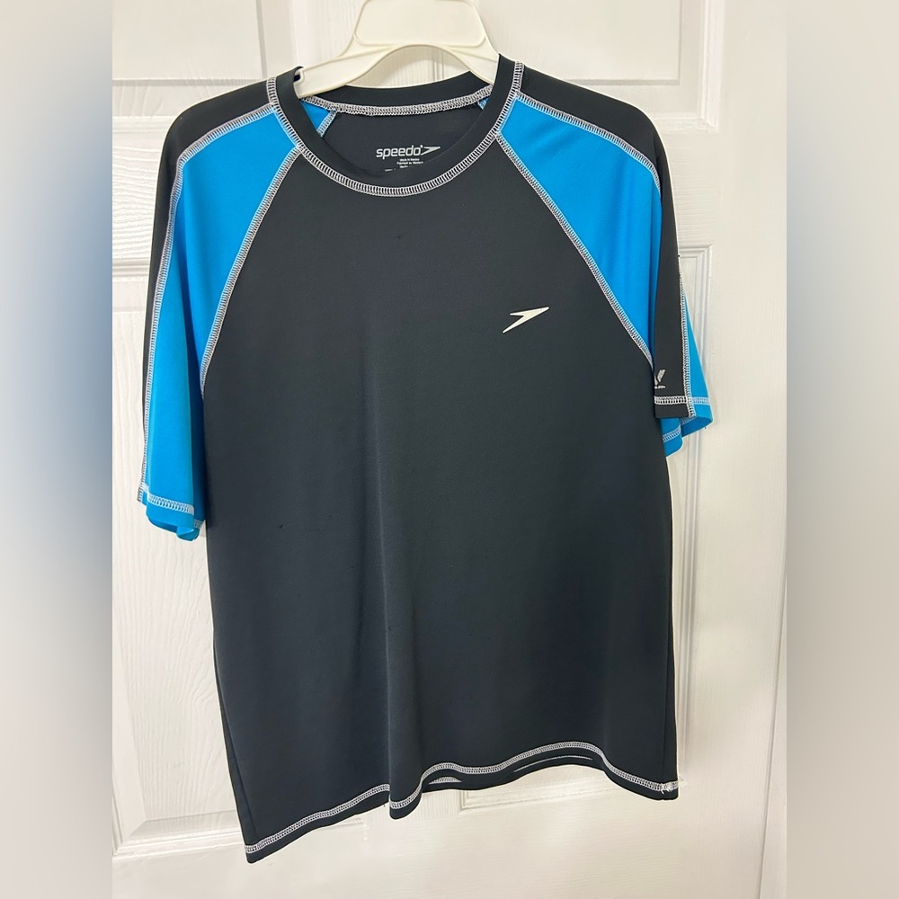 Men’s Medium Speedo Rash Guard